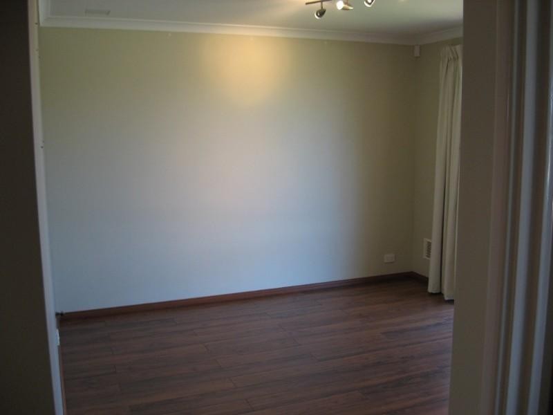 10 Jitti Court, South Guildford WA 6055