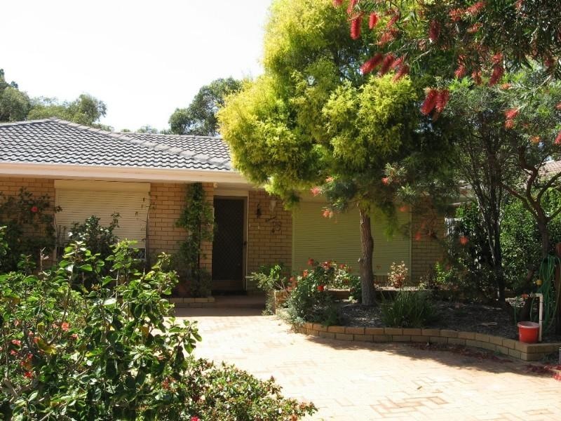 11 Bugendore Street, Maida Vale WA 6057