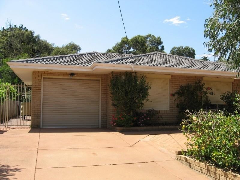 11 Bugendore Street, Maida Vale WA 6057