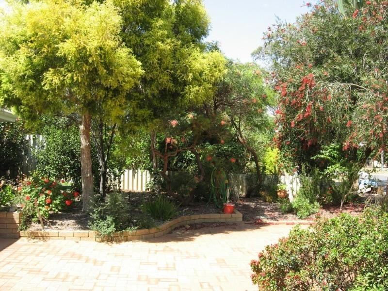 11 Bugendore Street, Maida Vale WA 6057