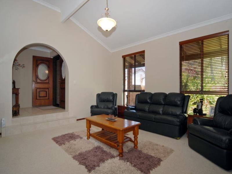 21 Edwards Road, High Wycombe WA 6057