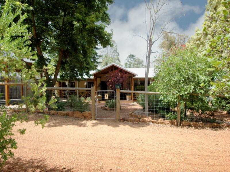 31 Mason Road, Kalamunda WA 6076