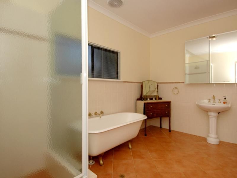 31 Mason Road, Kalamunda WA 6076