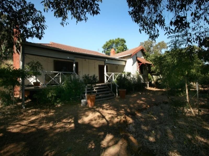 176 Canning Road, Kalamunda WA 6076