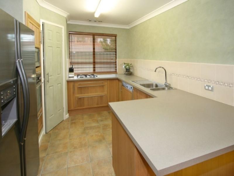 16 Lorikeet Loop, High Wycombe WA 6057
