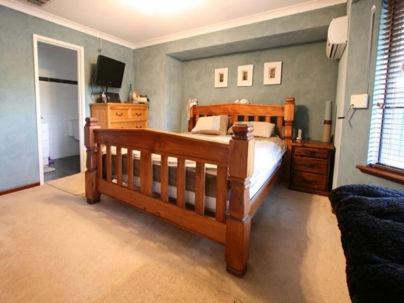 16 Lorikeet Loop, High Wycombe WA 6057