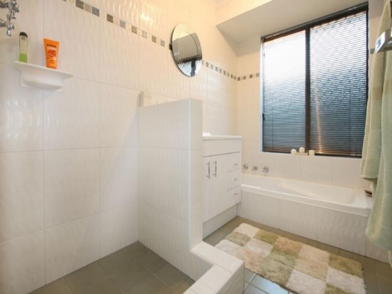 16 Lorikeet Loop, High Wycombe WA 6057