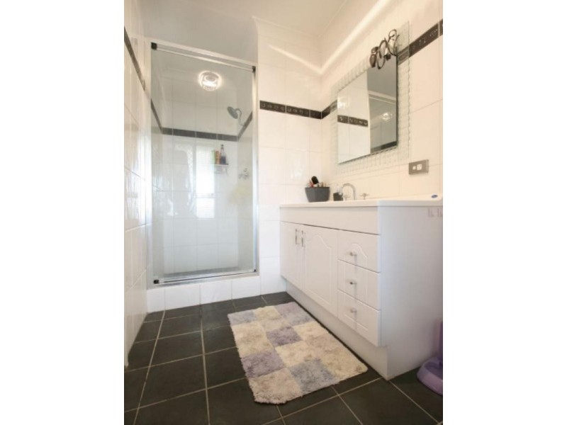 16 Lorikeet Loop, High Wycombe WA 6057