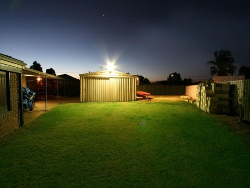 16 Lorikeet Loop, High Wycombe WA 6057