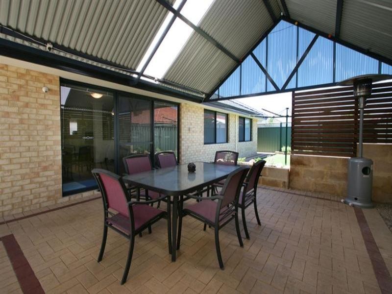 12 Thirlmere Way, High Wycombe WA 6057