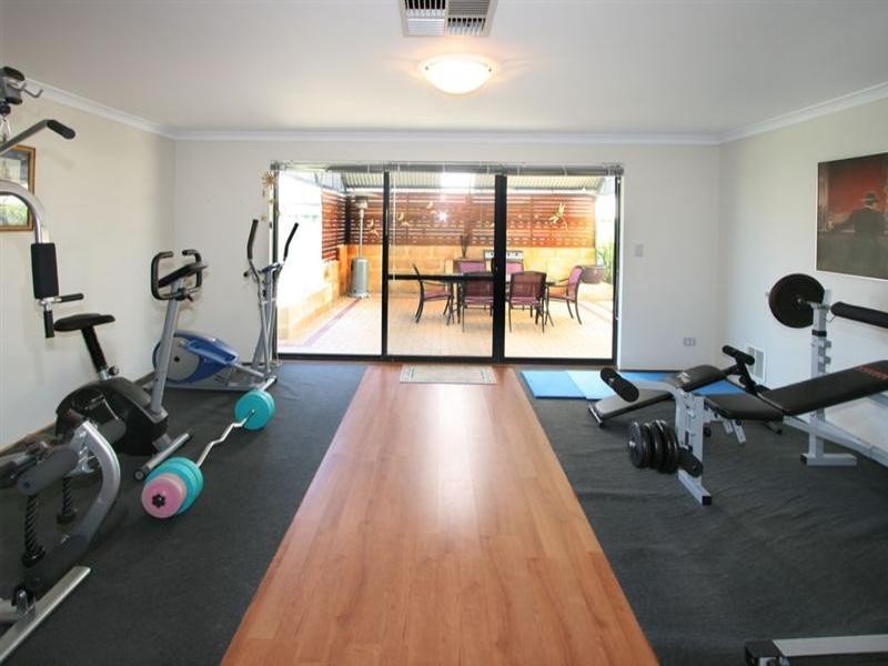 12 Thirlmere Way, High Wycombe WA 6057