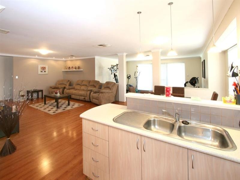 12 Thirlmere Way, High Wycombe WA 6057