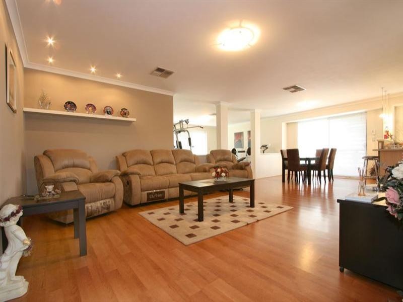 12 Thirlmere Way, High Wycombe WA 6057