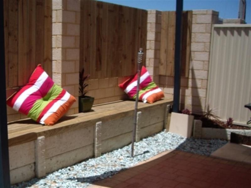 12C Harriet Place, Cloverdale WA 6105