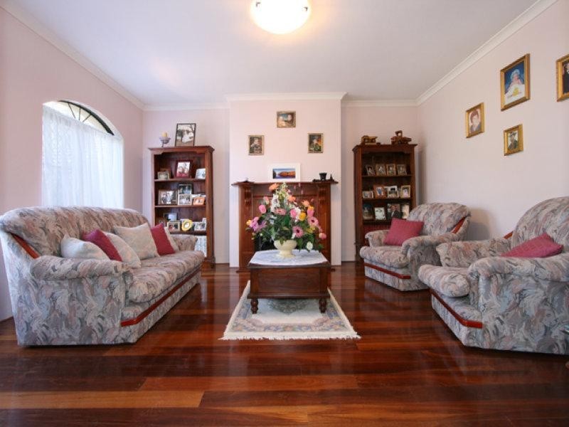 114 John Farrant Drive, Gooseberry Hill WA 6076