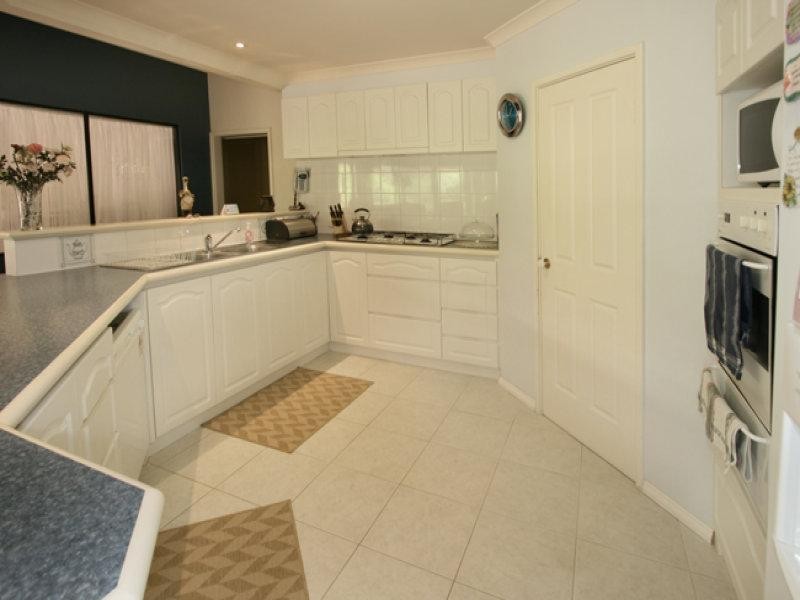 114 John Farrant Drive, Gooseberry Hill WA 6076