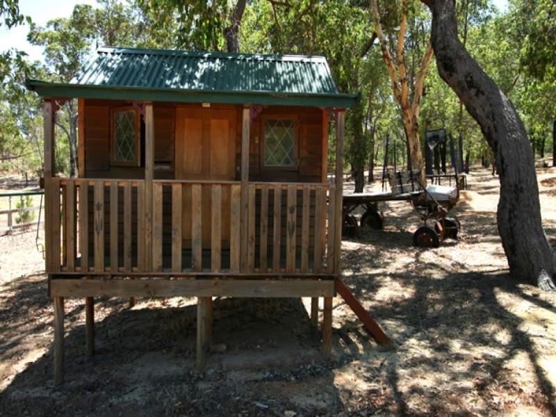 114 John Farrant Drive, Gooseberry Hill WA 6076