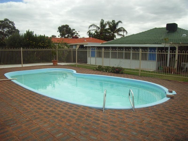 24 Newburn Road, High Wycombe WA 6057