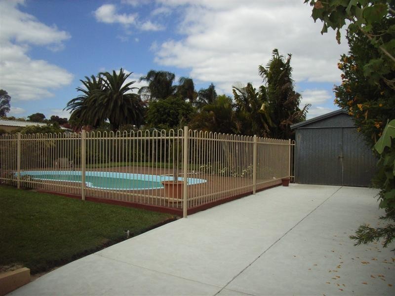 24 Newburn Road, High Wycombe WA 6057