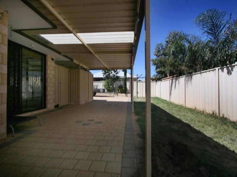 13 Myerson Crescent, Maida Vale WA 6057