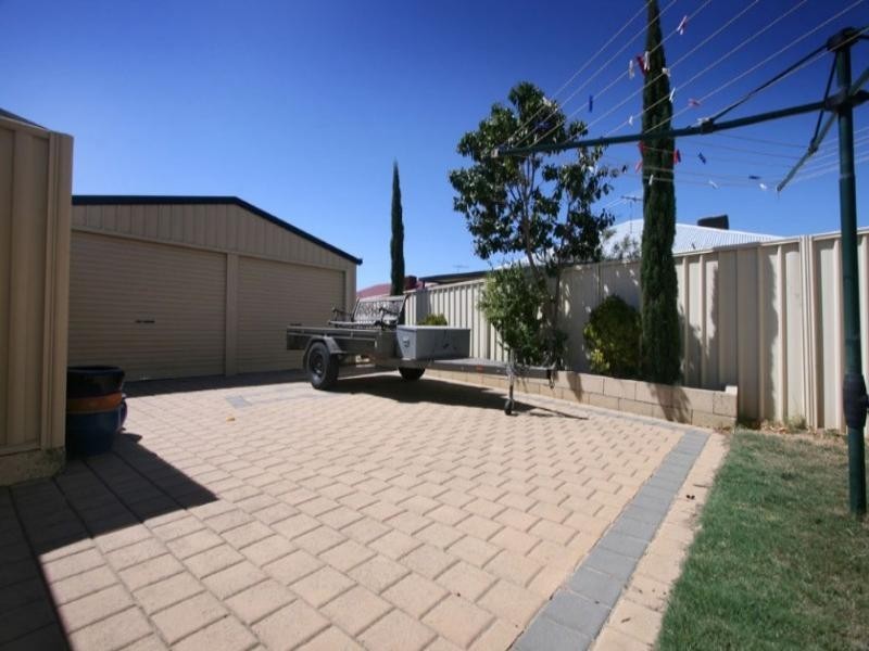 13 Myerson Crescent, Maida Vale WA 6057