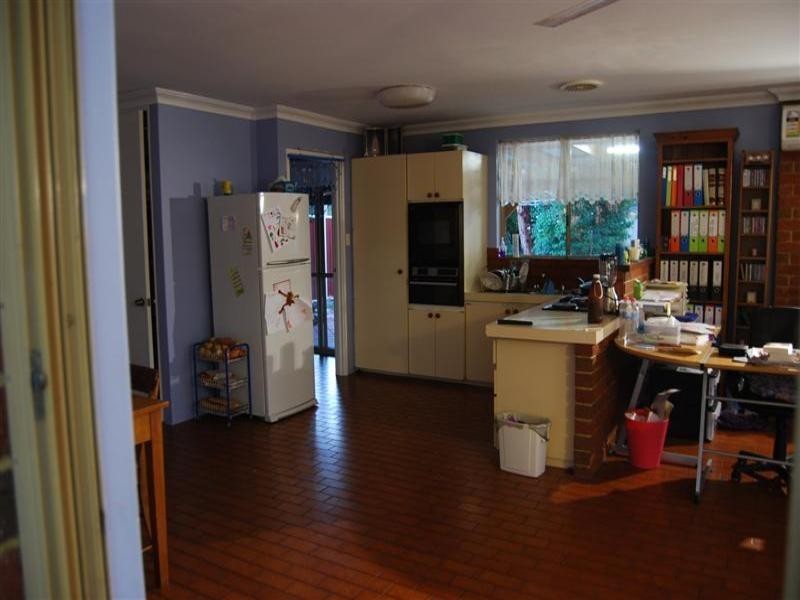 2 Eagle Court, High Wycombe WA 6057