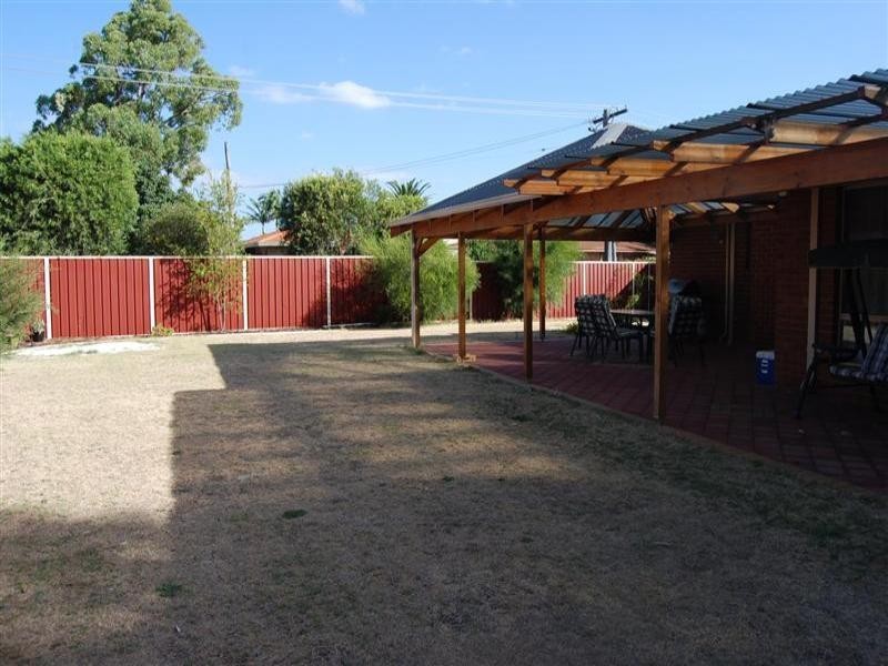 2 Eagle Court, High Wycombe WA 6057