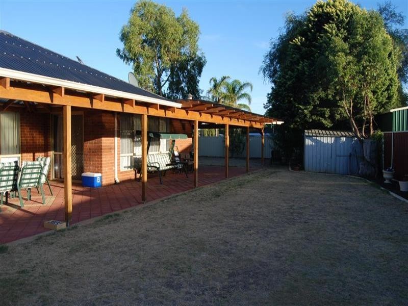 2 Eagle Court, High Wycombe WA 6057