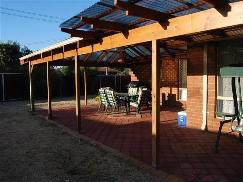 2 Eagle Court, High Wycombe WA 6057