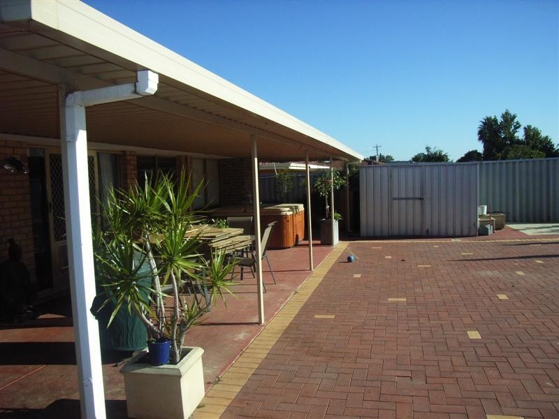 128 Newburn Road, High Wycombe WA 6057