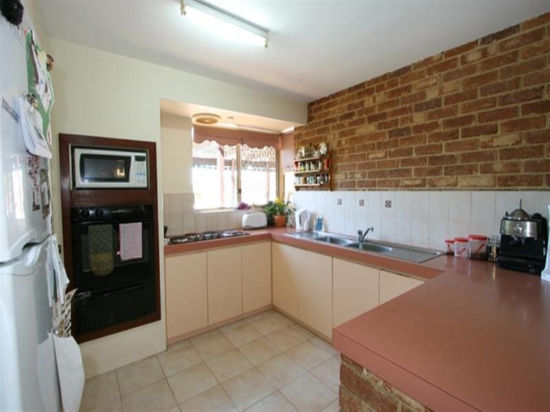 16 Falcon Court, High Wycombe WA 6057