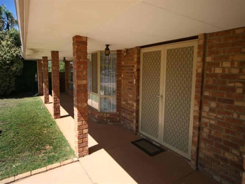 16 Falcon Court, High Wycombe WA 6057