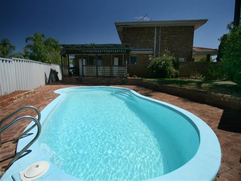 16 Falcon Court, High Wycombe WA 6057