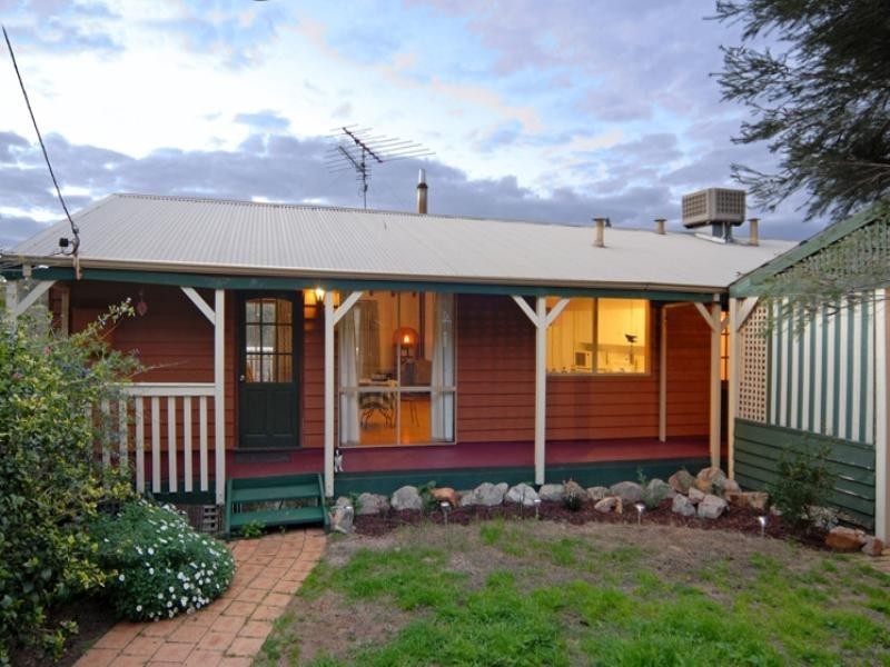 34 Dryandra Crescent, Darlington WA 6070