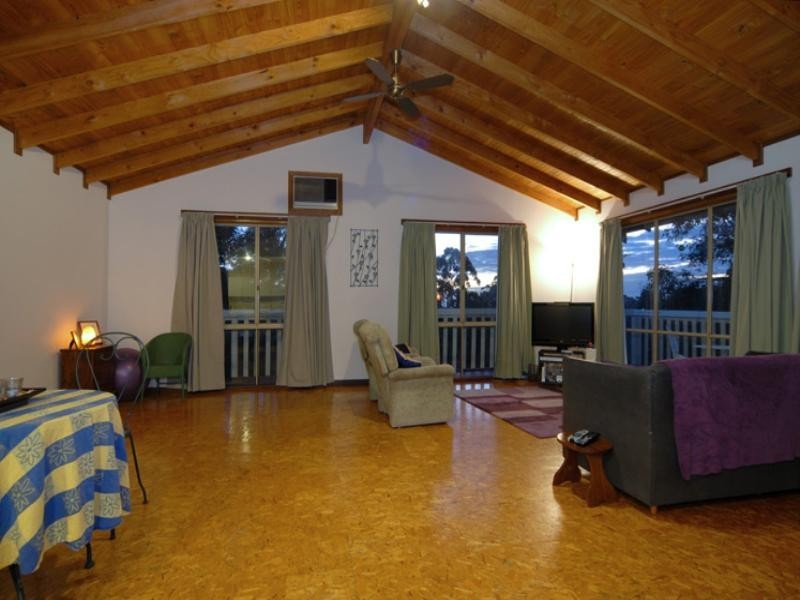 34 Dryandra Crescent, Darlington WA 6070