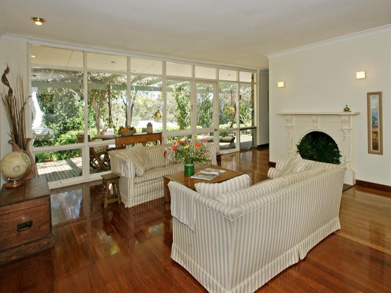 11 Jones Road, Kalamunda WA 6076