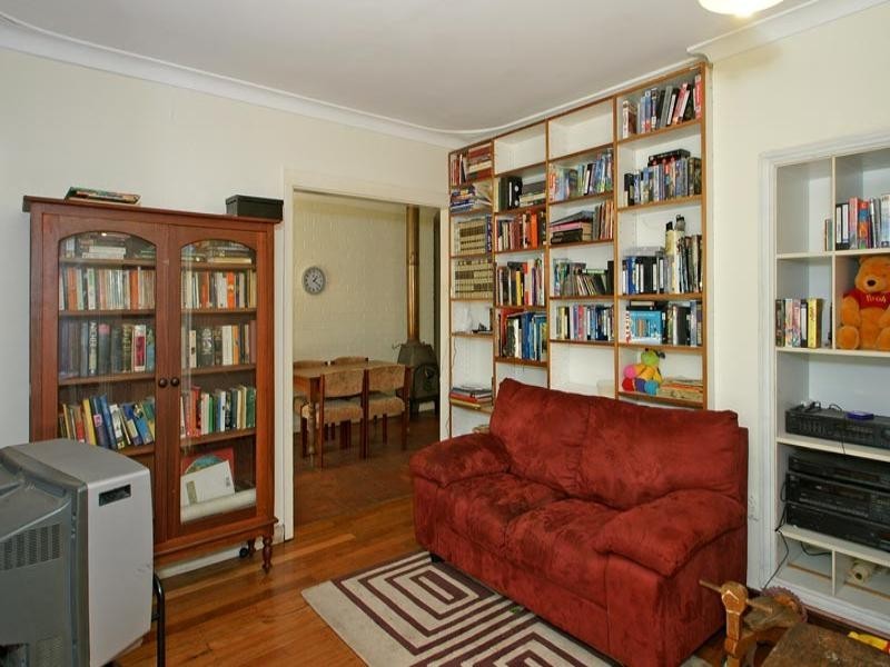 11 Jones Road, Kalamunda WA 6076