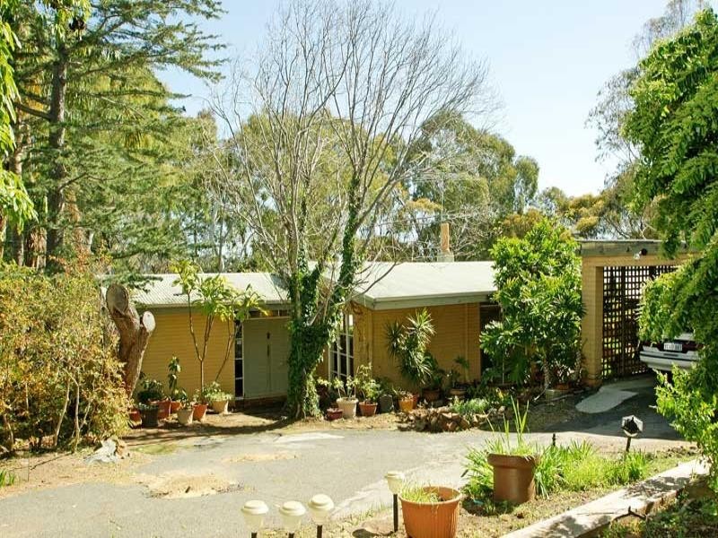 11 Jones Road, Kalamunda WA 6076