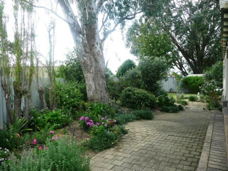 4 Jabiru Court, High Wycombe WA 6057