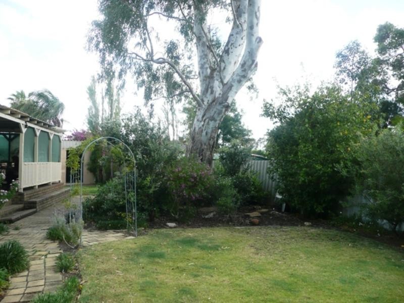 4 Jabiru Court, High Wycombe WA 6057