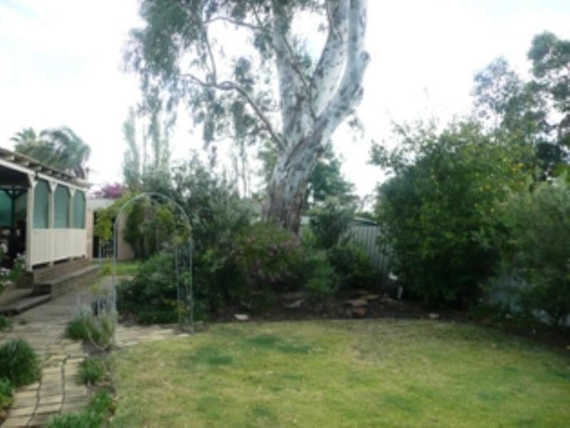 4 Jabiru Court, High Wycombe WA 6057