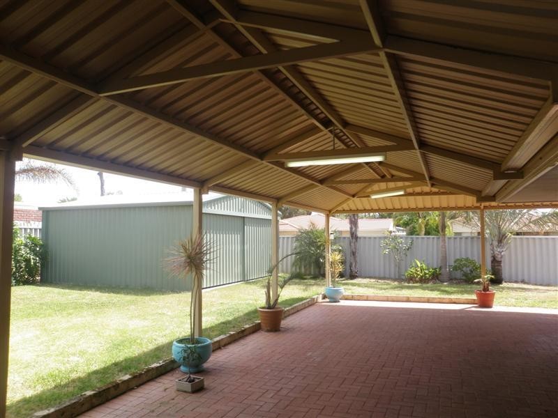 2 Teal Court, High Wycombe WA 6057