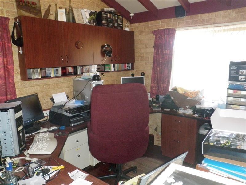 2 Chancery Court, Forrestfield WA 6058