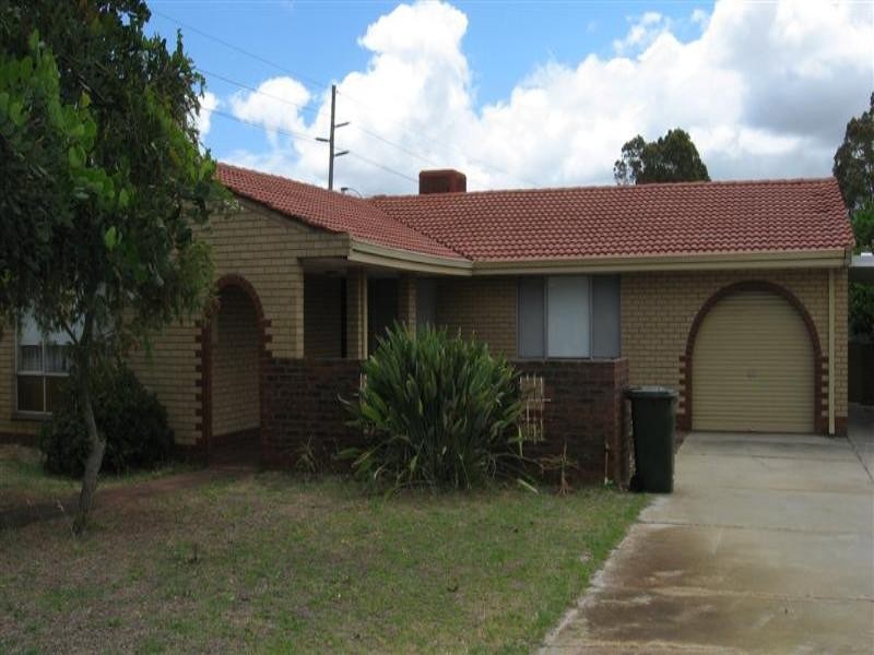 1 Lansing Street, Queens Park WA 6107