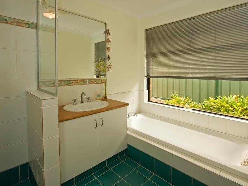 62 Larwood Crescent, High Wycombe WA 6057