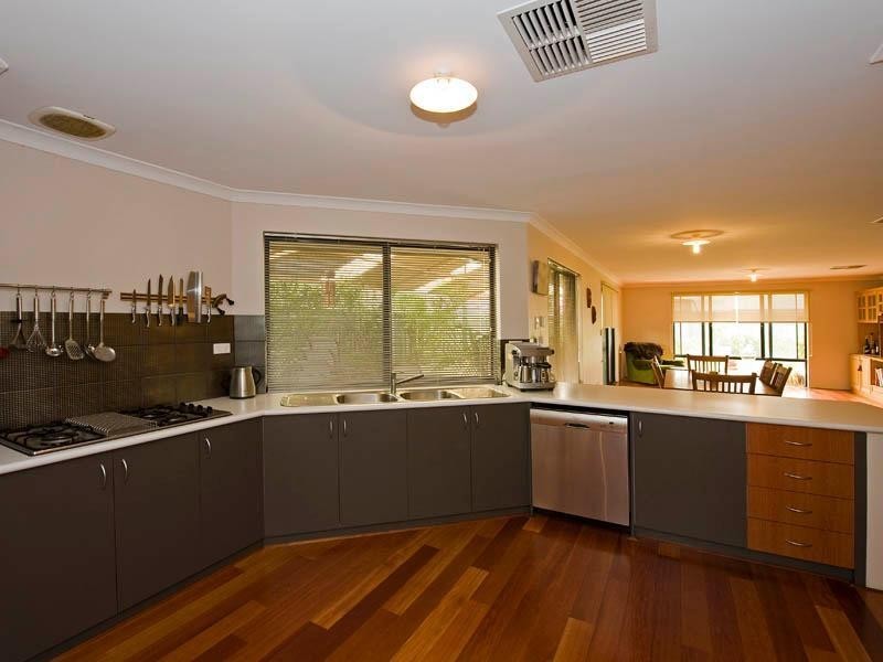 62 Larwood Crescent, High Wycombe WA 6057