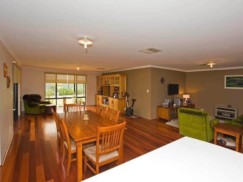 62 Larwood Crescent, High Wycombe WA 6057