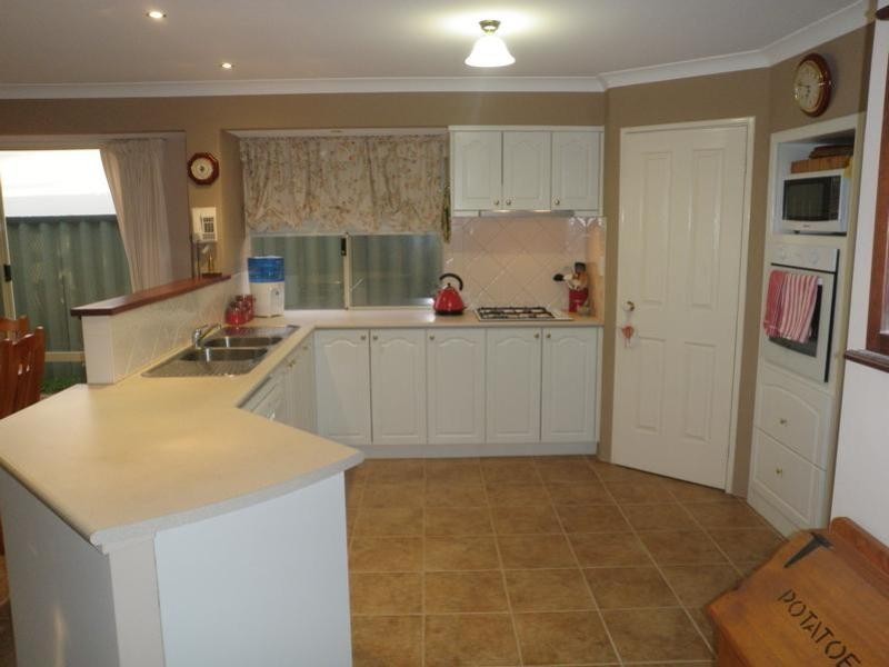 23 Oldham Pass, High Wycombe WA 6057