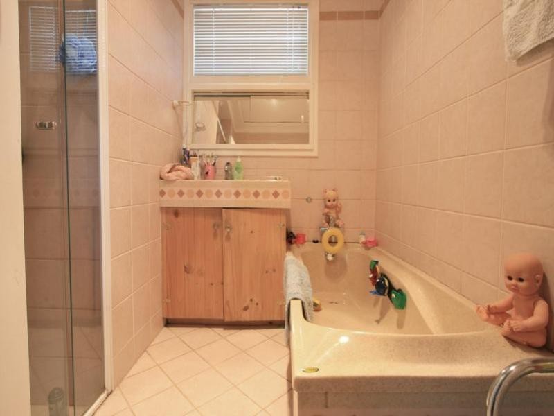 1 Kathleen Close, Maida Vale WA 6057