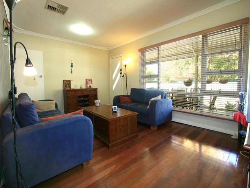 1 Kathleen Close, Maida Vale WA 6057